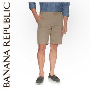 Banana Republic Aiden Slim Fit Short Sz. 36